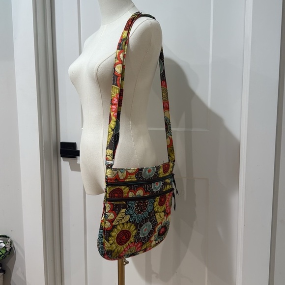 Vera Bradley Crossbody Bag Floral with Quilted Design With Packets - Picture 15 of 15
